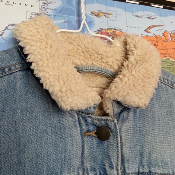 Universal Thread Denim Jean Jacket - Picture 3 of 8